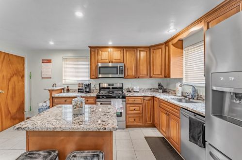 1421 Harris Ave, Pittsburgh PA 15205-3946 exterior