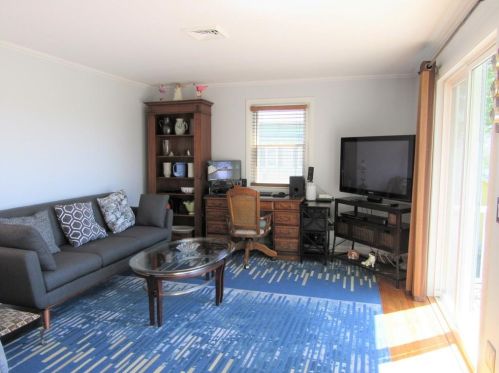 72 Cres St, Providence RI 02907-3237 exterior