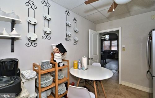 7221 Erdrick St, Philadelphia PA 19135-1014 exterior