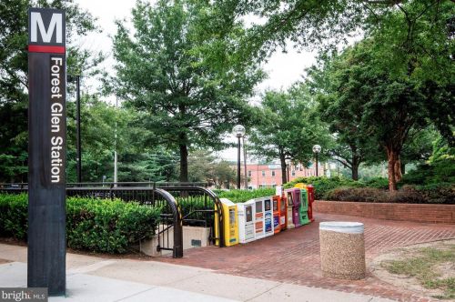 2112 Bonnywood Ln, Silver Spring MD 20902-5215 exterior