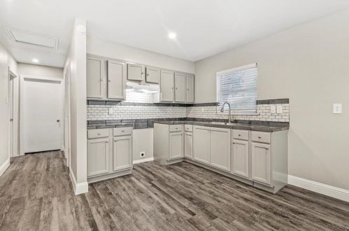 3239 Alaska Ave, Dallas TX  75216-5127 exterior