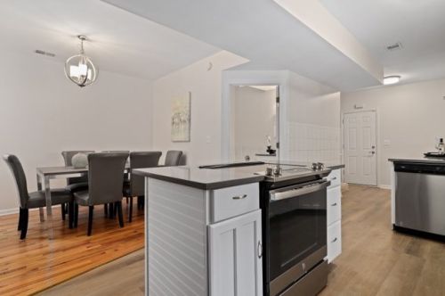 2128 Mobile Ave, Chicago IL 60634-1547 exterior