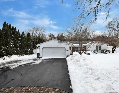 12 Belmar Ln, Commack, NY 11725-1104