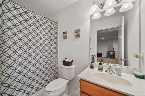 16 Cobblestone Ln, Middletown NY 10940-5091 exterior