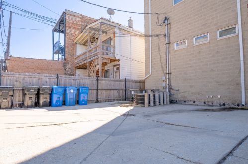 1535 Ohio St, Chicago IL 60642-6695 exterior