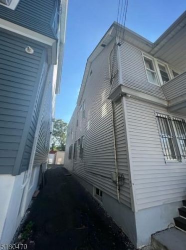 29 Highland Ter, Irvington NJ  07111-3720 exterior