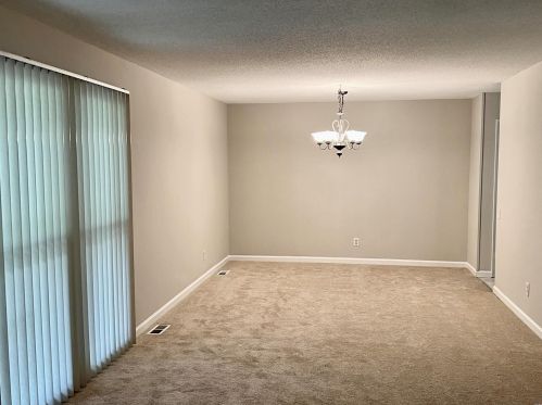 2041 Nettlewood Ct, Hazelwood MO 63043-2141 exterior