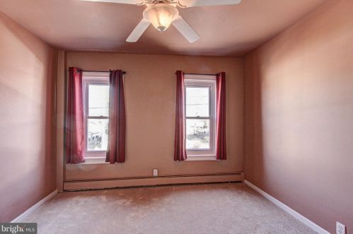 1120 Center Ave, Pottstown PA 19464-5802 exterior