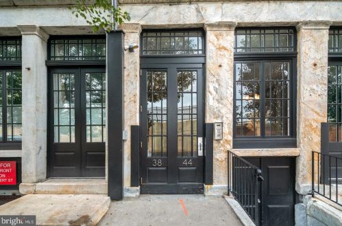38 Front St, Philadelphia PA  19106-2249 exterior