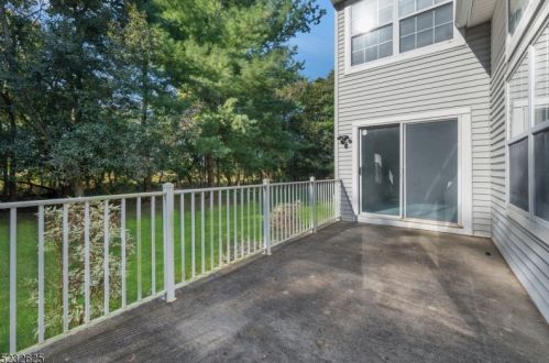 2005 Scarlett Dr, Hackettstown NJ 07840-4523 exterior