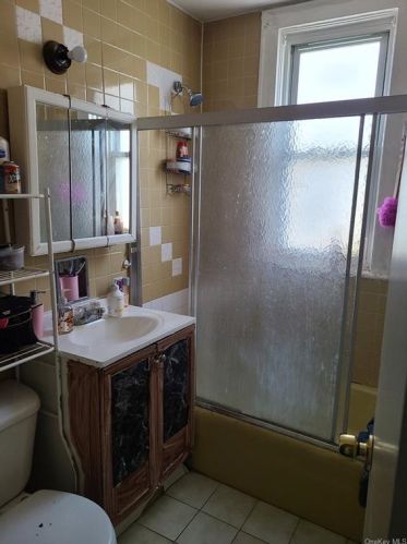 2879 Dill Pl, Bronx NY 10465-2419 exterior