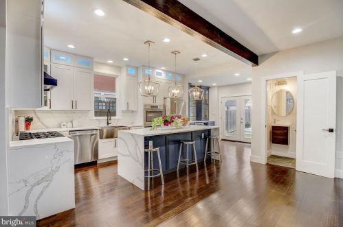 2911 17th St, Washington DC  20018-1825 exterior