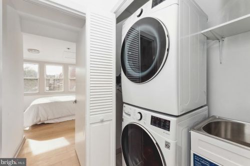 1607 D St, Washington DC  20003-2441 exterior