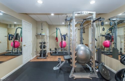 6 Cornell Dr, Dover NJ 07869-3537 exterior