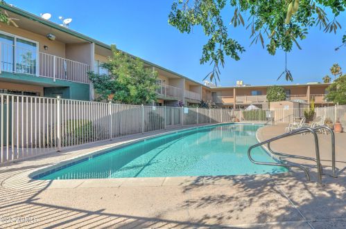 6565 19th Ave, Phoenix AZ  85015-1621 exterior