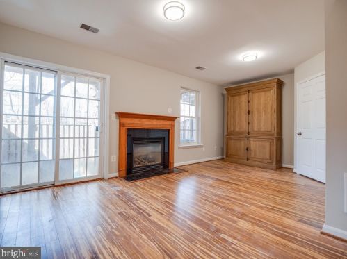 7572 Great Swan Ct, Alexandria VA 22306-2274 exterior