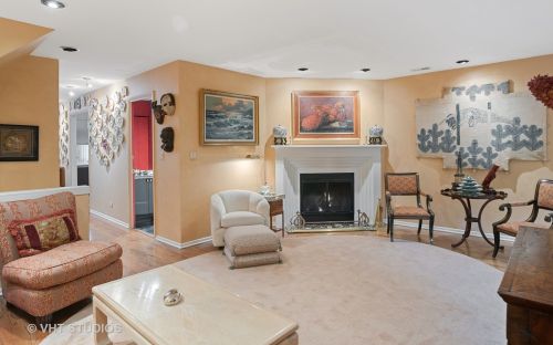 749 Dickens Ave, Chicago IL 60639-3434 exterior