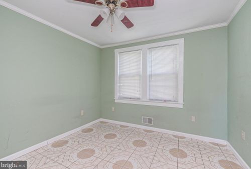 15 Pne St, Camden NJ 08103-3353 exterior