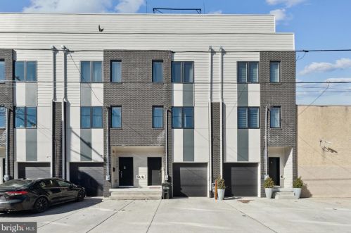 1424 Front St, Philadelphia PA  19147-3902 exterior