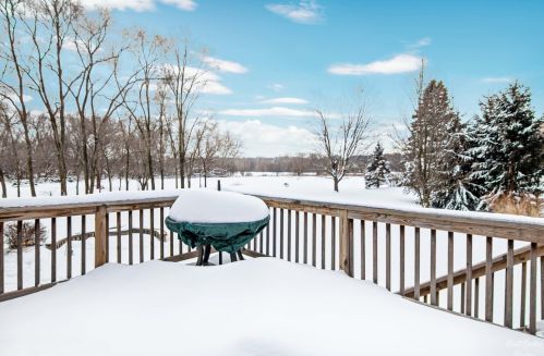 4014 Shenandoah Dr, Bull Valley IL 60012-1712 exterior