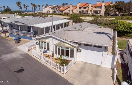 4501 Channel Islands Blvd, Oxnard CA  93035-3910 exterior