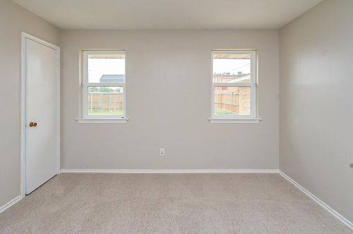 1128 Gln Park Dr, Dallas TX 75241-1926 exterior