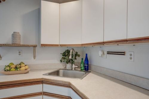 30 Lawrence St, Concord NH  03301-5313 exterior