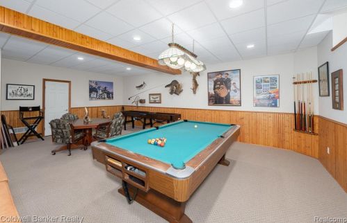 3849 Walnut Brk Dr, Rochester MI 48309-4016 exterior