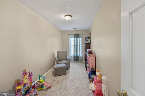 381 Thornhill Dr, Hanover PA  17331-7976 exterior