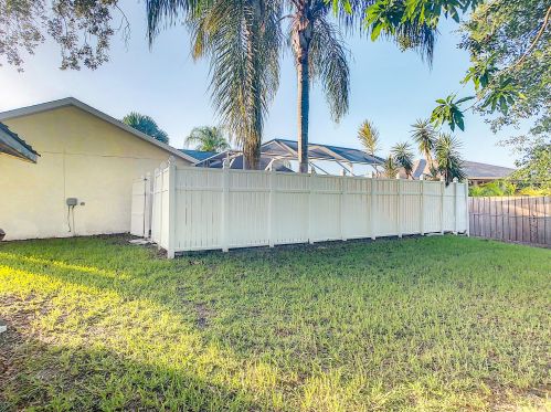 2761 Eagle Dr, Fort Pierce FL 34984-8919 exterior