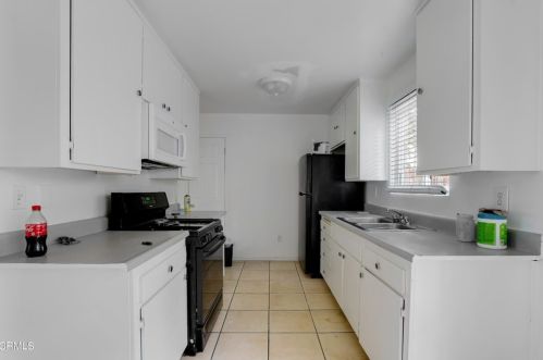 5325 Driftwood St, Oxnard CA 93035-1030 exterior