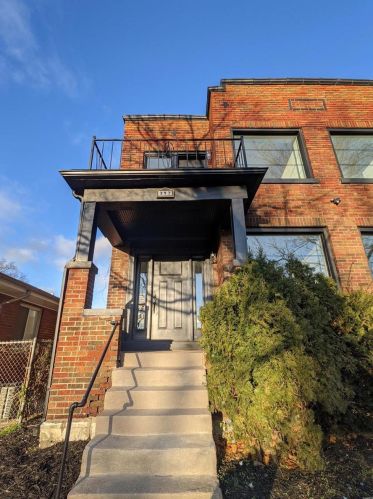 317 Eichelberger St, Saint Louis, MO 63111-1910