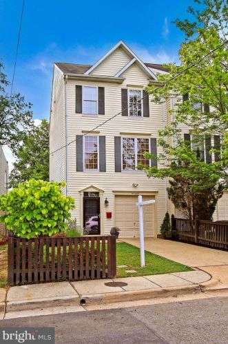 3827 Elbert Ave, Alexandria, VA 22305-2043