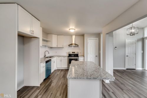 158 Kittrell Dr, Atlanta GA 30331-3830 exterior