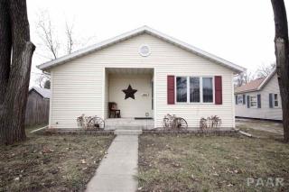 1402 10th St, Pekin, IL 61554-2111