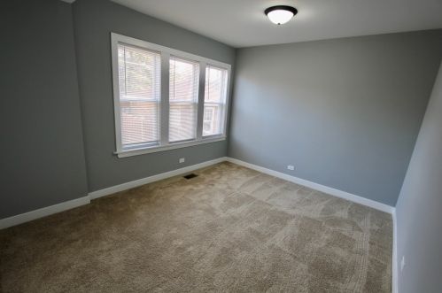 7705 Bennett Ave, Chicago IL  60649-4605 exterior