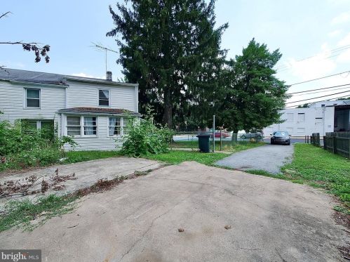 54 Upland Ave, Chester PA 19015-2427 exterior