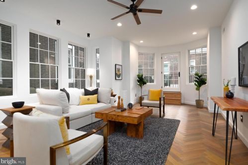 2037 Locust St, Philadelphia PA  19103-5613 exterior