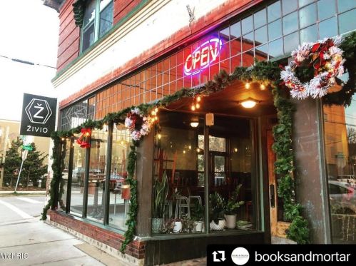 836 Sigsbee St, Grand Rapids MI 49506-2539 exterior