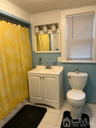 748 Ctr St, Green Brook NJ 08812-1510 exterior