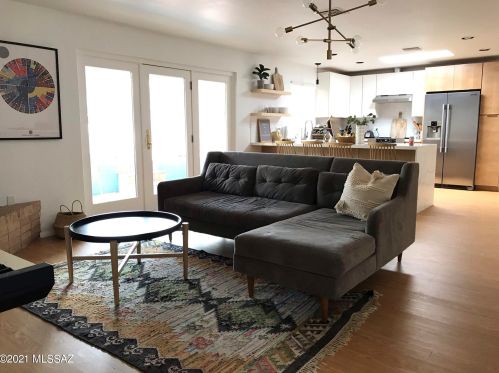 442 La Cholla Blvd, Tucson AZ  85745-2163 exterior