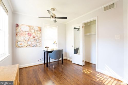 151 Moncure Dr, Alexandria VA 22314-4946 exterior