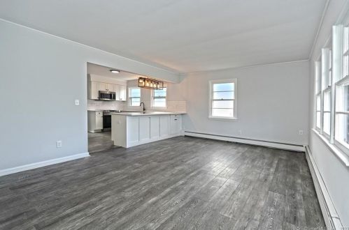 46 Cooper Ave, Wallingford CT  06492-3956 exterior