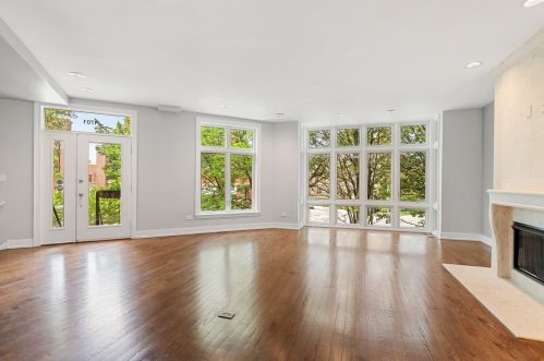 1701 Diversey Pkwy, Chicago IL 60614-1010 exterior