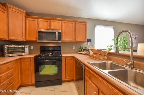 6802 Quailwood Way, Tucson AZ 85757-6923 exterior