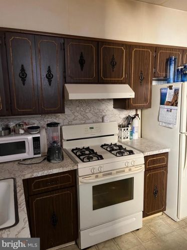 1613 Franklin St, Philadelphia PA 19122-1321 exterior