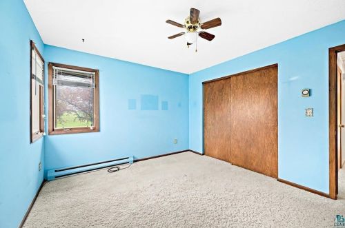 2726 12 St, Duluth MN 55806-1148 exterior