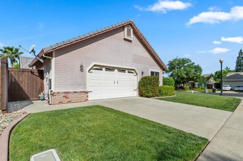 110 Hopfield Dr, Folsom, CA 95630-8065