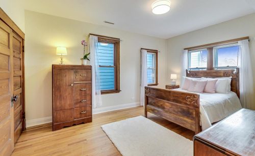 4244 Bell Ave, Chicago IL 60618-2904 exterior