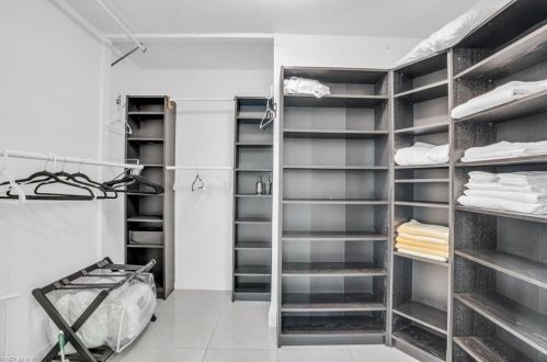 155 Old Tamiami Trl, Naples FL 34110-1170 exterior